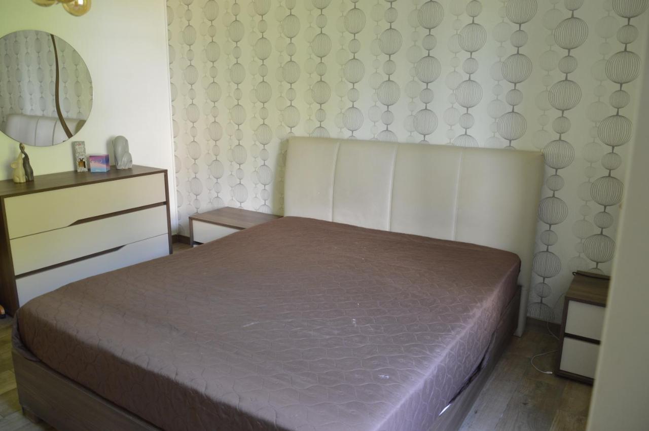La Casa Di Barry Bed & Breakfast Pozzuoli Bagian luar foto