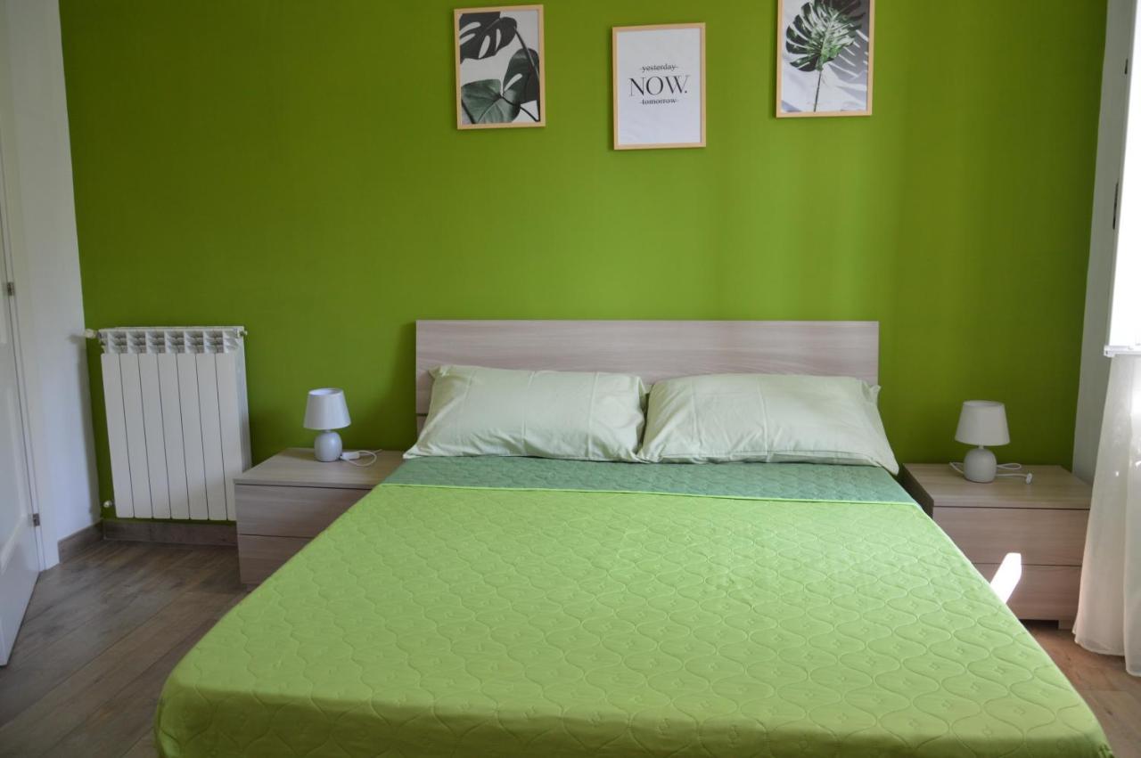 La Casa Di Barry Bed & Breakfast Pozzuoli Bagian luar foto